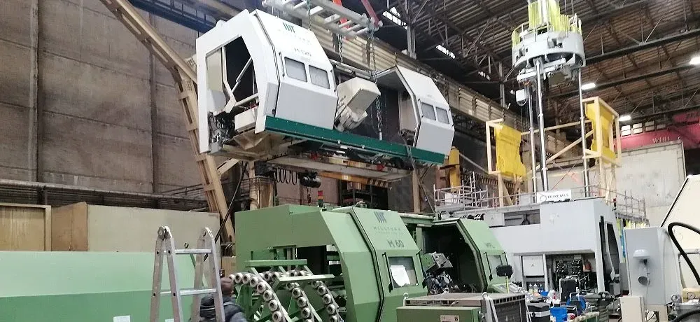 Werkhalle von MMK Maschinen GmbH in Linz: Millturn-Werkzeugmaschine in Überholung