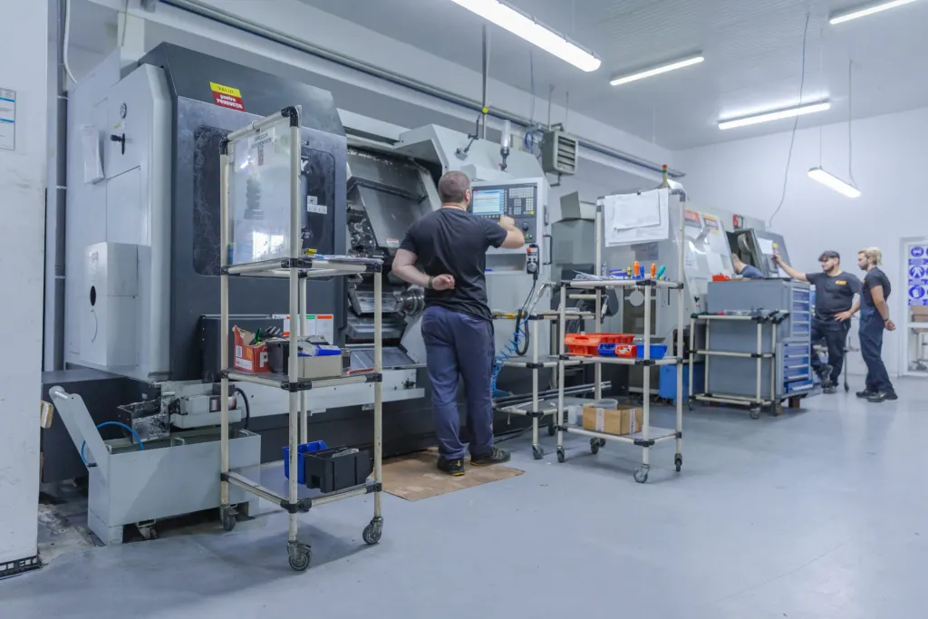 Werkstatt und Maschinenhalle bei ELMET